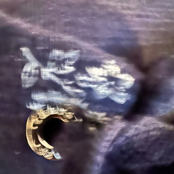 Tops - Picture 14 of 15